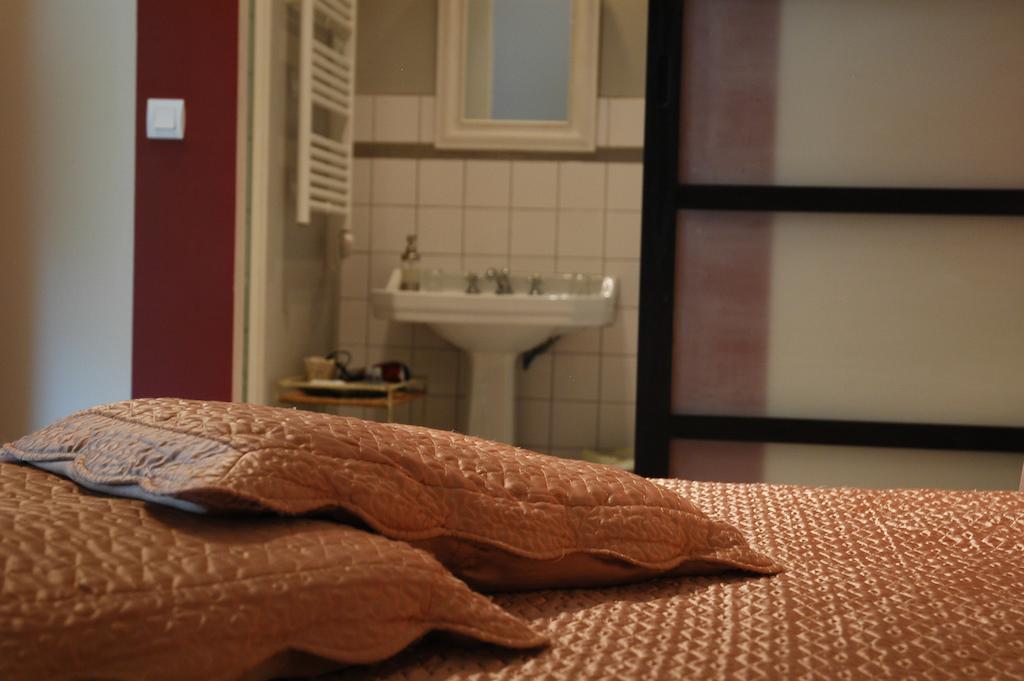 Les Pierres D'Aurele Chambres D'Hotes Saint-Georges-sur-Cher Habitación foto
